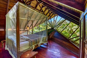 Tree House Beachfront Lodge