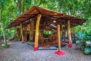 Tree House Beachfront Lodge