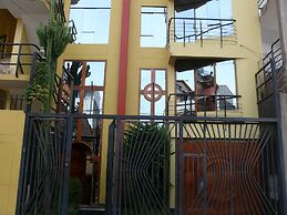 Los Girasoles