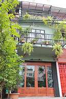 Klong House Hostel