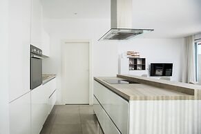 Acadia Beach Villas & Apartments, Slatine