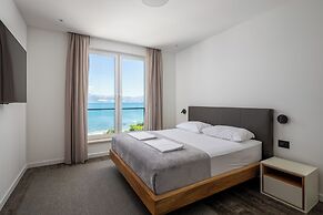 Acadia Beach Villas & Apartments, Slatine