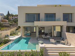 Acadia Beach Villas & Apartments, Slatine