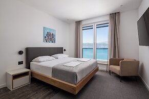 Acadia Beach Villas & Apartments, Slatine