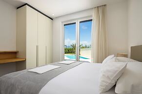 Acadia Beach Villas & Apartments, Slatine