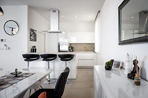 Acadia Beach Villas & Apartments, Slatine