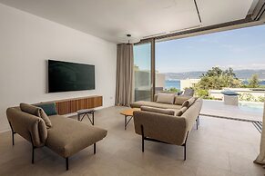 Acadia Beach Villas & Apartments, Slatine