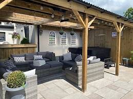 The Grousemoor Country House