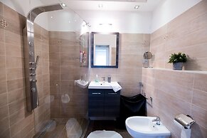 Budapest Easy Flat - Penthouse Basilica