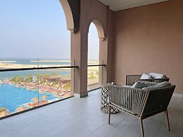 Royal Saray Resort