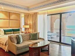 Royal Saray Resort