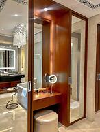 Royal Saray Resort