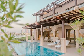 Royal Saray Resort
