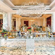 Royal Saray Resort