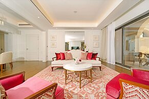Royal Saray Resort