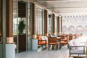 Royal Saray Resort