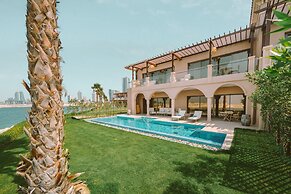 Royal Saray Resort