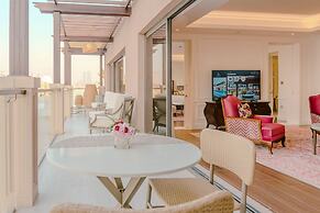 Royal Saray Resort