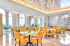 Royal Saray Resort
