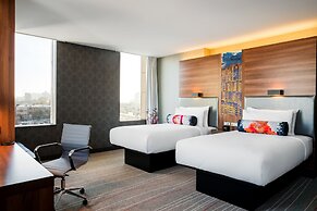 Sky Loft Hotel by Rixwell