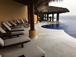 Palmetto Ixtapa 313