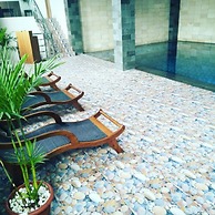 Pyramid Suites
