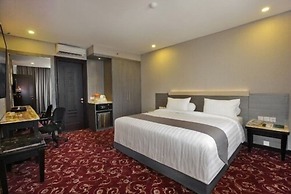Pyramid Suites