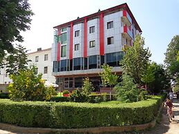 Piazza Hotel