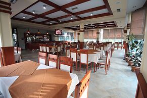 Piazza Hotel