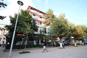 Piazza Hotel