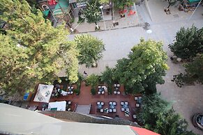 Piazza Hotel