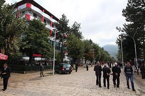 Piazza Hotel