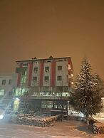 Piazza Hotel