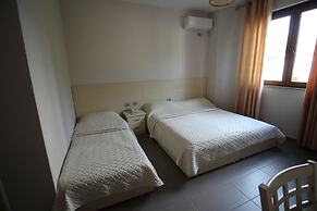 Piazza Hotel