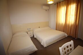 Piazza Hotel