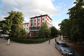 Piazza Hotel