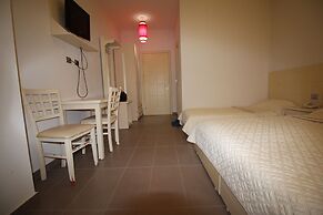 Piazza Hotel