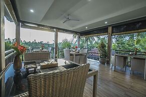 Adi Bisma Inn