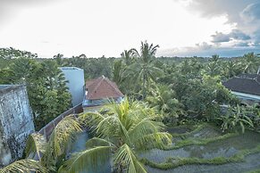 Adi Bisma Inn