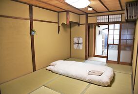 Chika Rakuen