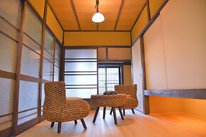 Chika Rakuen