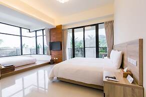 Rich Sunshine Inn