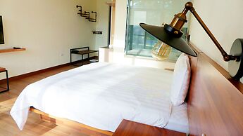 Rich Sunshine Inn