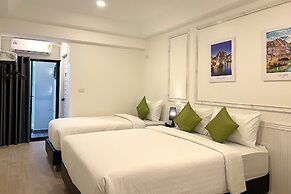 Travelier Hostel