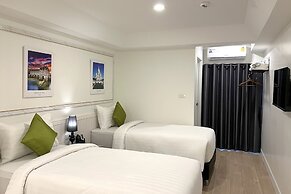 Travelier Hostel