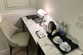 Travelier Hostel