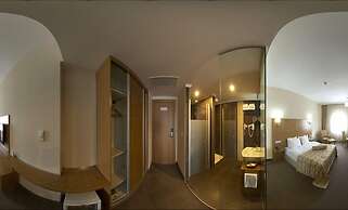 Grand Cali Hotel