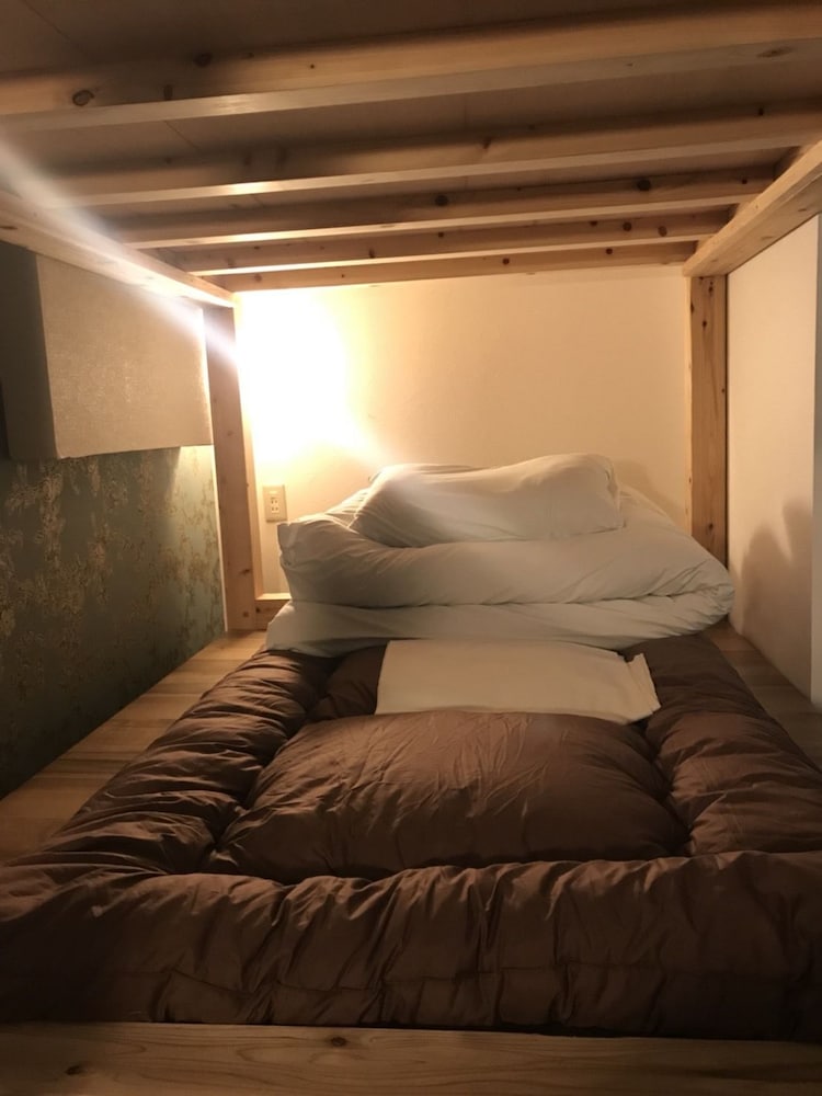 Stay Miya - Hostel