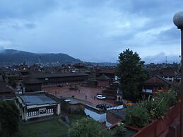 Vajra Guest House & Restaurant