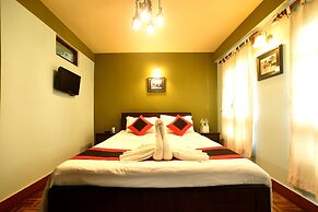 Vajra Guest House & Restaurant